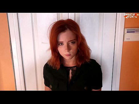 ❤️ Wachmann bestraft hübsche Frau für Ladendiebstahl - Sperma im Mund ❤️ Fuck video bei uns ️❤