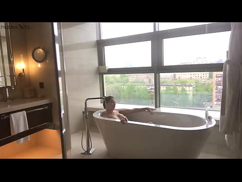 ❤️ Riesiges Babe wichst leidenschaftlich ihre Muschi im Badezimmer ❤️ Fuck video bei uns ️❤