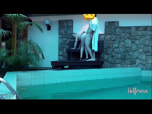 ❤️ Boss lädt Dienstmädchen zum Pool ein, kann aber einem heißen Sex nicht widerstehen ❤️ Fuck video bei uns ️❤