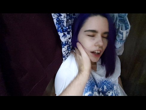 ❤️ Habe meine Schwester im Schrank gefunden und ihr beim Abspritzen geholfen ❤️ Fuck video bei uns ️❤