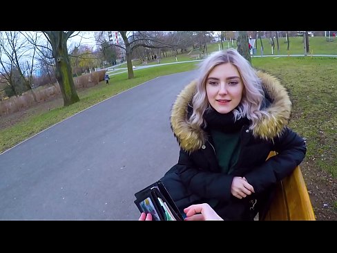 ❤️ Schluckt das heiße Sperma eines Fremden für Geld - Blowjob im Park von Eva Elfie ❤️ Fuck video bei uns ️❤